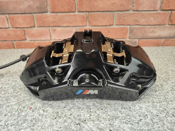 Pinça de travão dianteira esquerda OEM 8846945 para BMW XM image 2