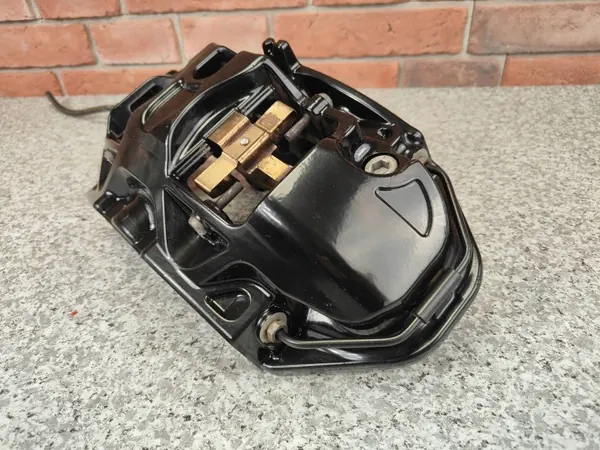 Pinça de travão dianteira esquerda OEM 8846945 para BMW XM image 3
