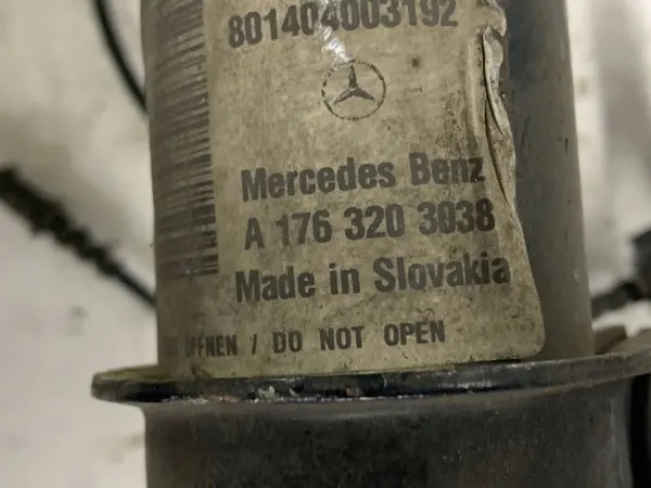 Pivot de roue avant droit OEM A1763203038 d'occasion image 4