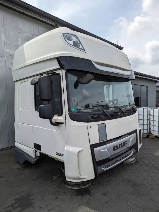 Cabine DAF XF 106 LIFT 2018 - OEM 106 LIFT image 2