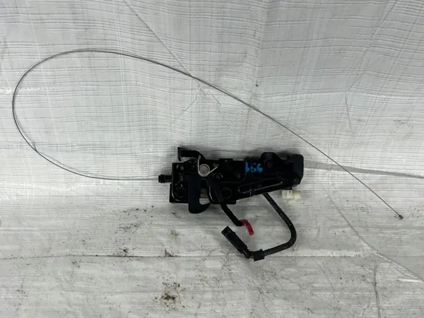 Porsche 911 991 Motorkapslot Actuator OEM 99151105304 image 2
