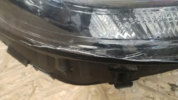 RECHTER VOORLAMPA MERCEDES C CLASS W205 A2059066502 image 4