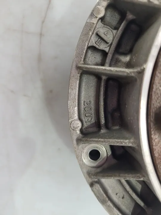 Pompe à huile BMW OEM 1071410118 pour E60 M54B30 image 3
