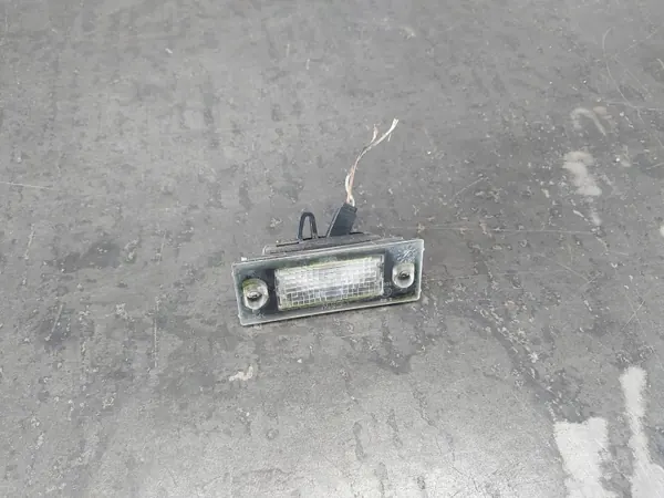 Kennzeichenleuchte Audi A4 B5 OEM 8D9943021D image 4