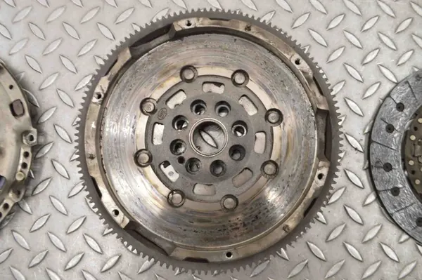 Conjunto de embreagem Audi TT 1.8L 2014 06J105266K image 3