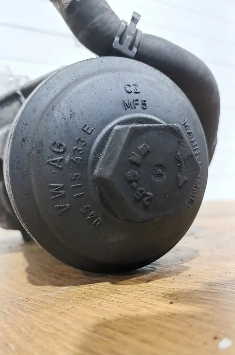 Ölfilterbasis mit Kühler - VW Passat B6 2.0 TDI - 038117 image 3