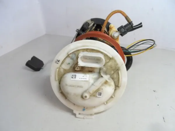 Bränslepump OEM 3C0919051AJ för VW Passat B7 2.5 image 3