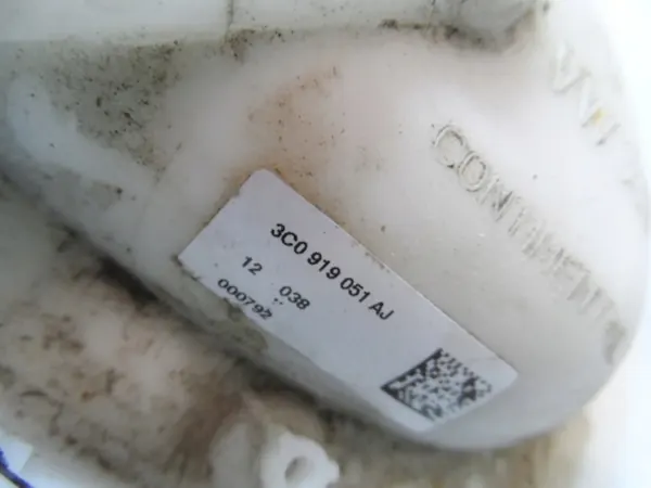 Bränslepump OEM 3C0919051AJ för VW Passat B7 2.5 image 4