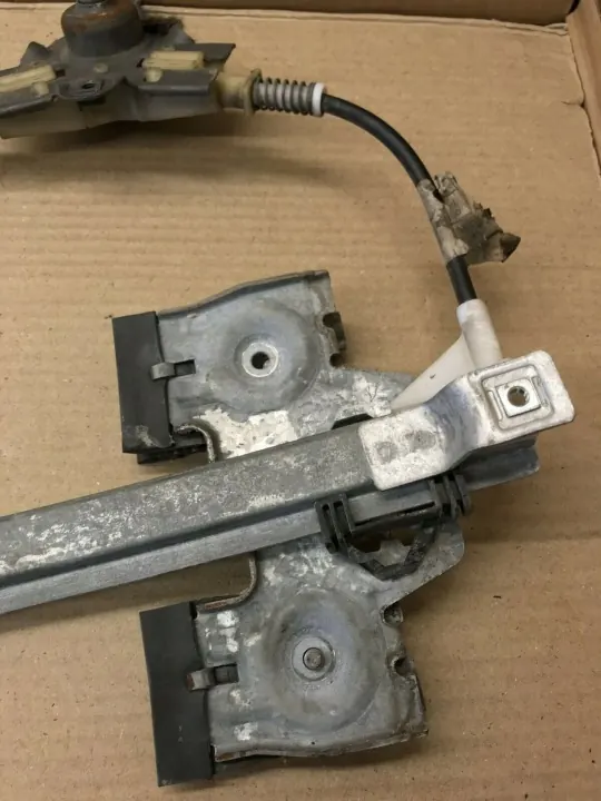 OEM ROC611 Vänster bakdörrs fönsterhiss image 9