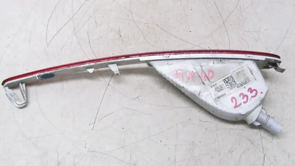 Farol de nevoeiro esquerdo traseiro Volvo XC60 OEM 31656865 image 3