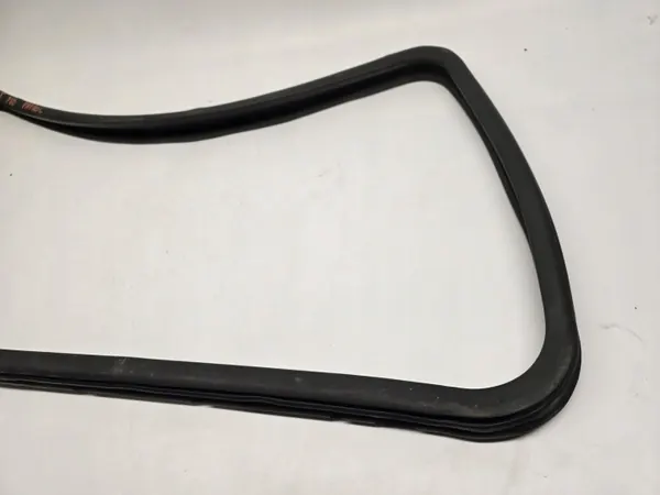 Nissan Patrol Y60 carrosserieruitdichting achter rechts OEM 76831M image 3