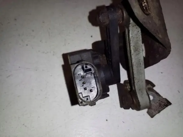 Vasen takatason anturi OEM 4E0907503C Bentley image 4