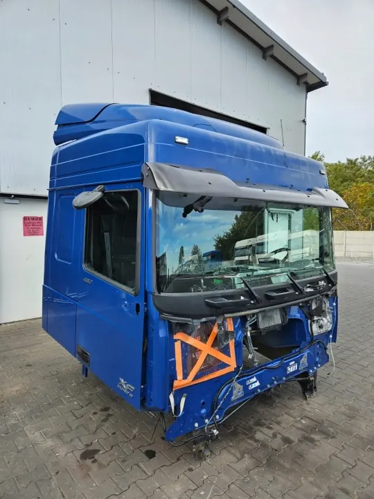 Cabina DAF XF 106 - Pieza OEM XF 106 usada image 2