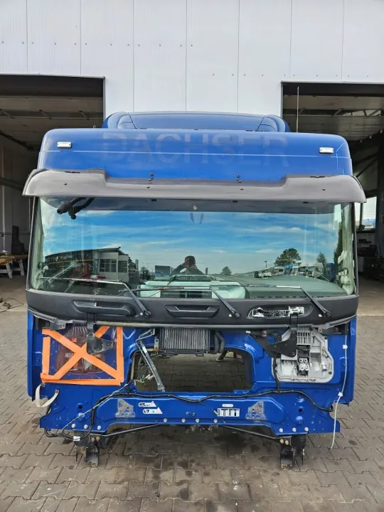 Cabina DAF XF 106 - Pieza OEM XF 106 usada image 10
