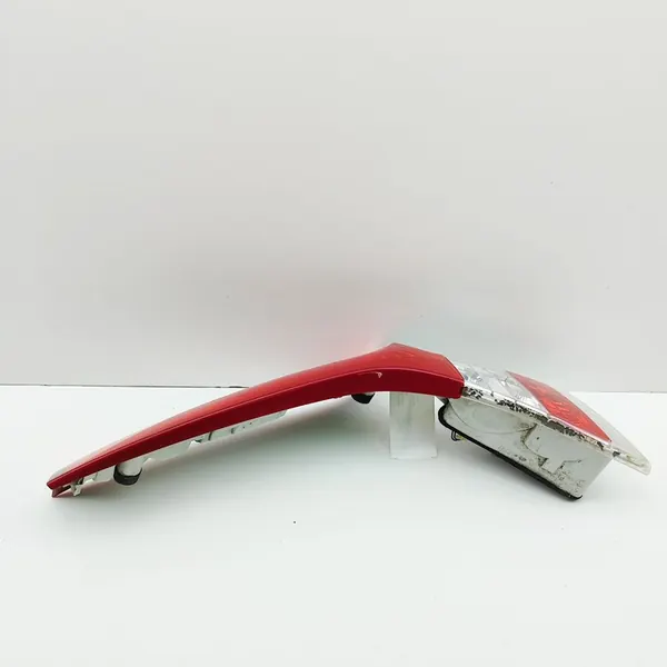 Volvo V70 2010 Luz trasera derecha del maletero image 2