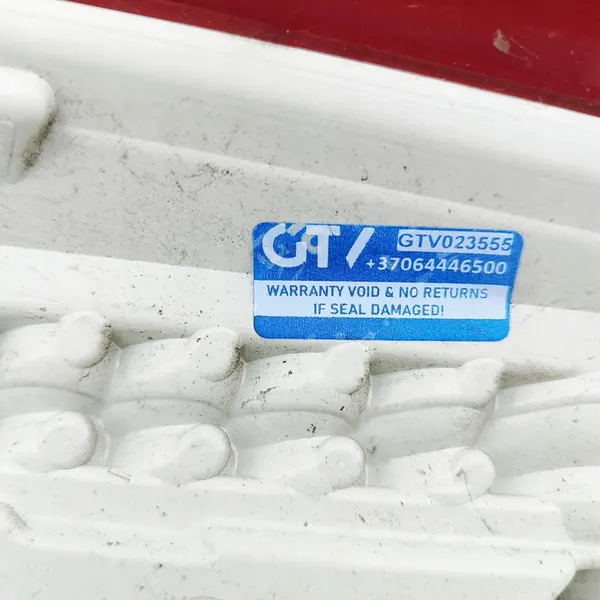 Volvo V70 2010 Luz trasera derecha del maletero image 7