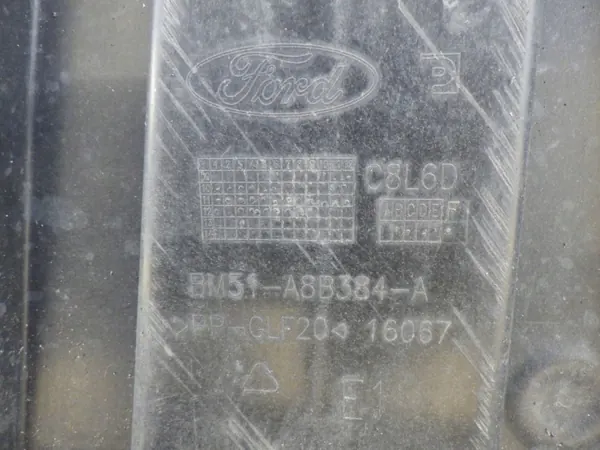 Ford Focus MK3 puskurilevyn kansi OEM BM51-A8B384-A image 5