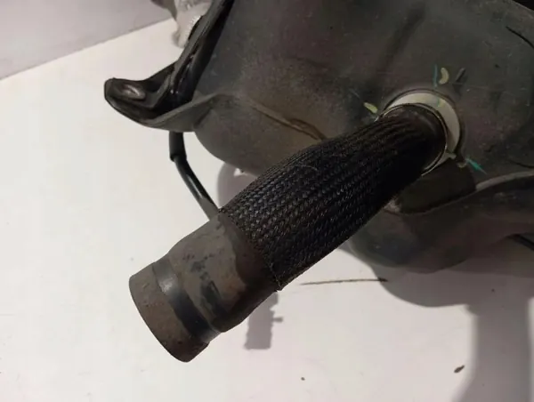 Polttoainesäiliö OEM 31100-CZ000 Hyundai Tucson 1.6 Hybridille image 4