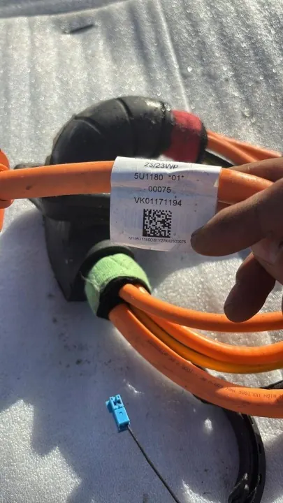 Cable de carga híbrida Mercedes-Benz CLA W118 OEM A1185407223 image 3