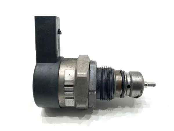 Régulateur Pression Carburant OEM 0281006003 VW Golf VI image 2
