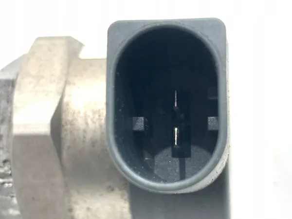 Régulateur Pression Carburant OEM 0281006003 VW Golf VI image 4