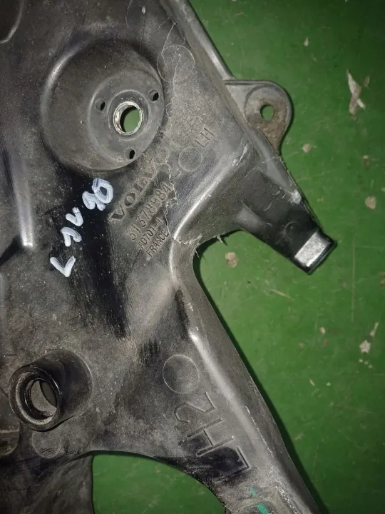 Framskärmfäste Vänster Volvo S90 V90 OEM 31378984 image 4