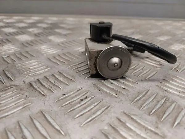 Tesla A/C Expansionsventil OEM 600736200C - Begagnad image 5