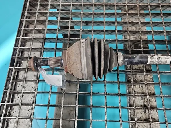 Vänster Främre Halvaxel VW Passat B7 2.0 TSI image 2