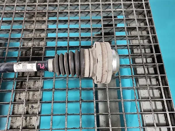 Vänster Främre Halvaxel VW Passat B7 2.0 TSI image 3