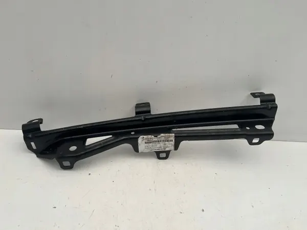 OEM 95C821433 Front linker Kotflügelhalter Porsche Macan II image 2