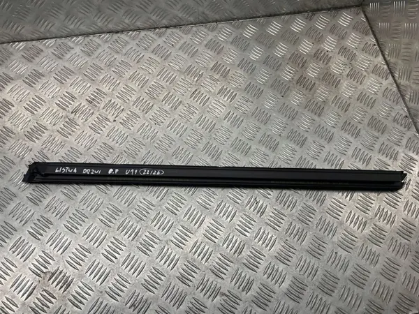 BMW OE 9451514 Joint de Porte Droit Avant image 3