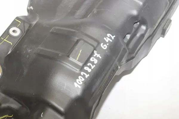 BMW Bränsletank OEM 8740571 för G42 220i image 5