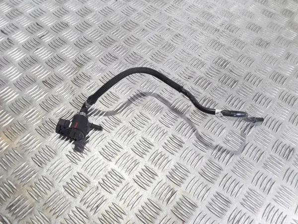 Válvula de vacío Mercedes OEM A0004769832 para ML W164 image 2