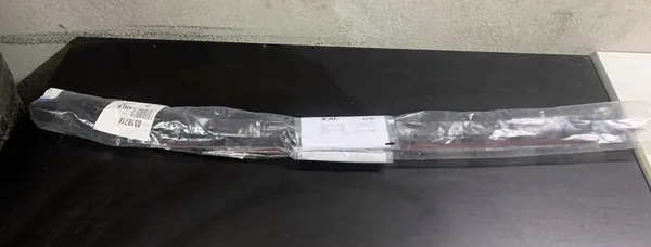 Ford OE Etuikkunan lista 1689676 image 2