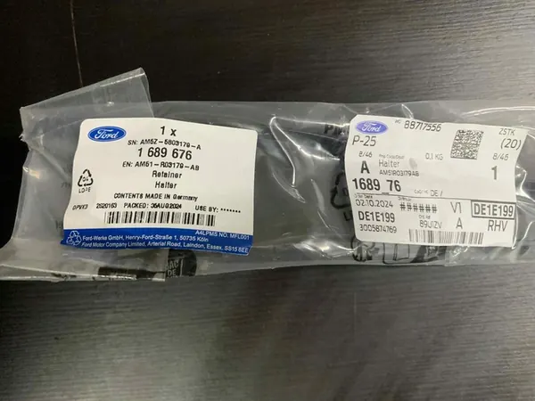 Ford OE Etuikkunan lista 1689676 image 5