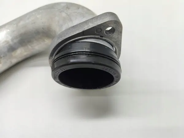 BMW 3 E90 E91 2005 Intercooler Schlauch image 2