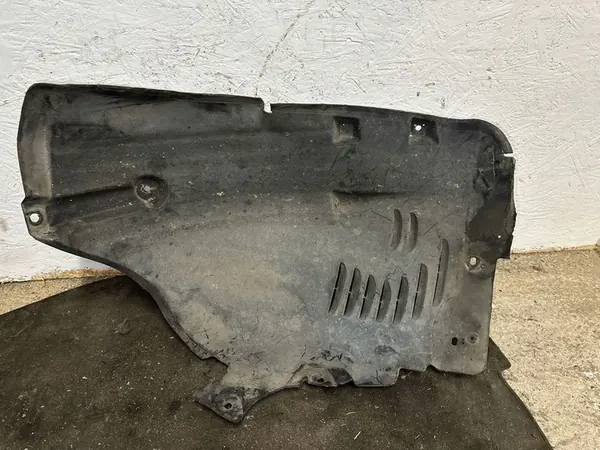 Mercedes-Benz E W211 Parafango Anteriore image 2