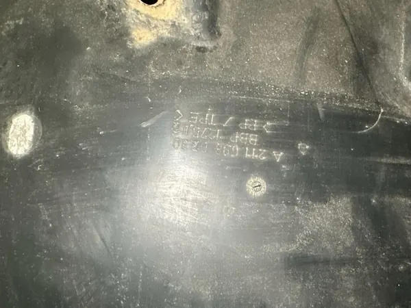 Mercedes-Benz E W211 Parafango Anteriore image 3