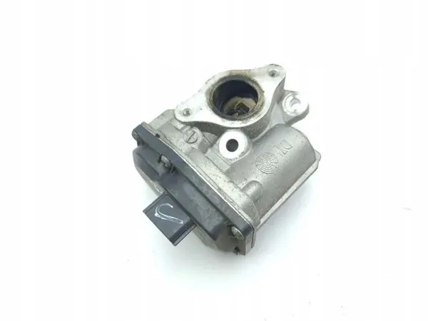 Infiniti Q30 2016 EGR-venttiili OEM 147102557R image 2