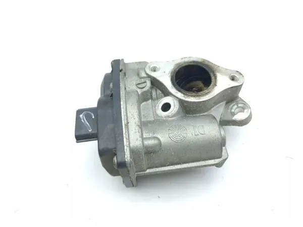 Infiniti Q30 2016 EGR-venttiili OEM 147102557R image 3
