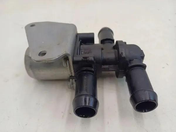 Pompe de circulation d'eau Volvo XC90 2019 OEM 31338385 image 3