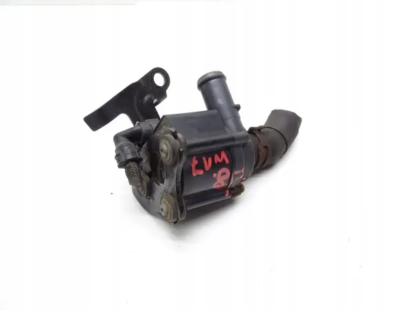OEM 5Q0965561B Extra vattenpump - Begagnad image 4