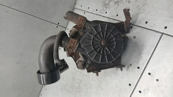 Pompe à air secondaire OEM 9639450180 pour Citroen Xsara Picasso image 3