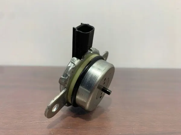 Subaru OE Nockenwellenverstellsolenoid 19072004123 image 3