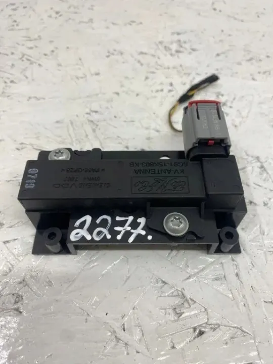 Jaguar XF Antennivahvistin OEM 6G9115K603 image 2