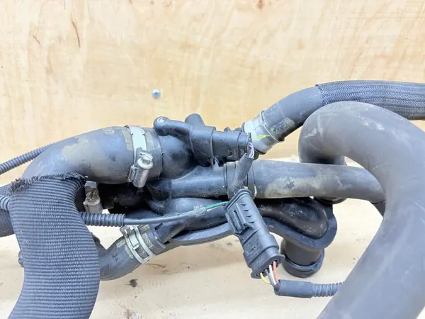 PEUGEOT RCZ 1.6 THP Thermostat Housing V759927780 image 3