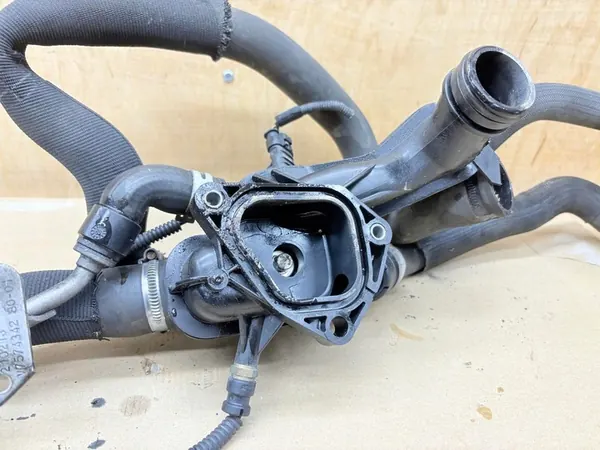 PEUGEOT RCZ 1.6 THP Thermostat Housing V759927780 image 5