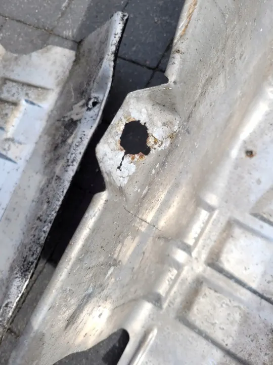 Mercedes SL R129 3.2 warmteschilden OEM image 3