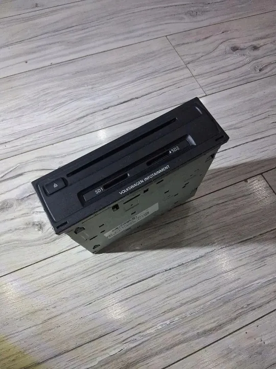 Gebrauchtes VW Golf VII Radio Navigation OEM 5G0035846A image 2