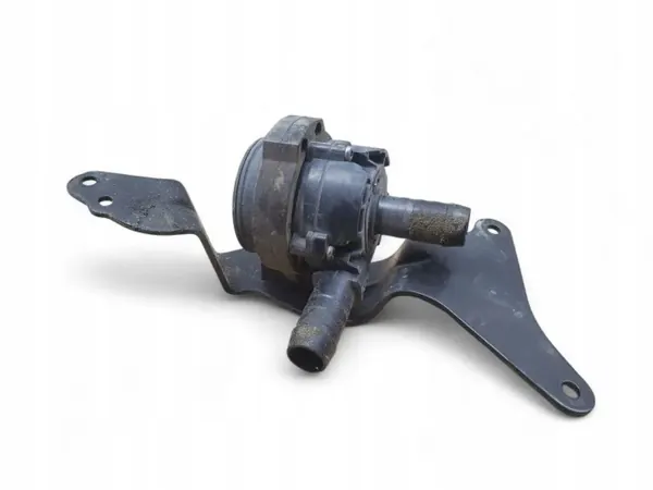 Lincoln Nautilus vesipumppu OEM K2G318D473CC image 2